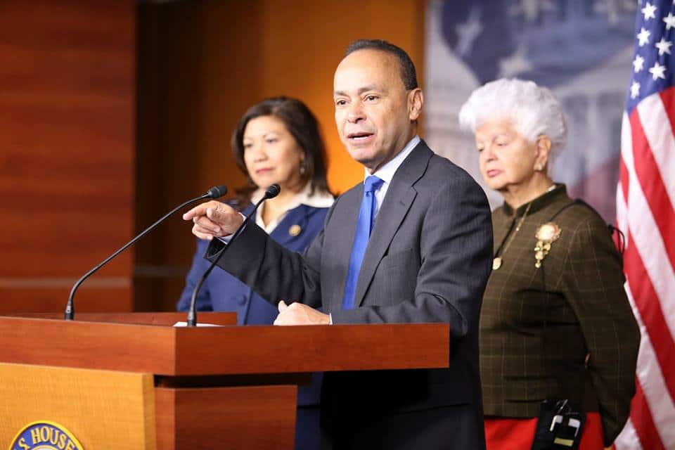 Luis Gutierrez introduces bill to force independence on Puerto Rico