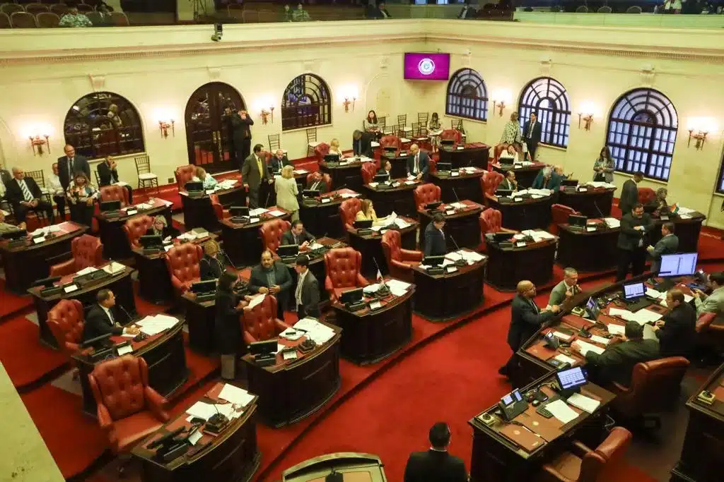Puerto Rico Legislature approves new budget